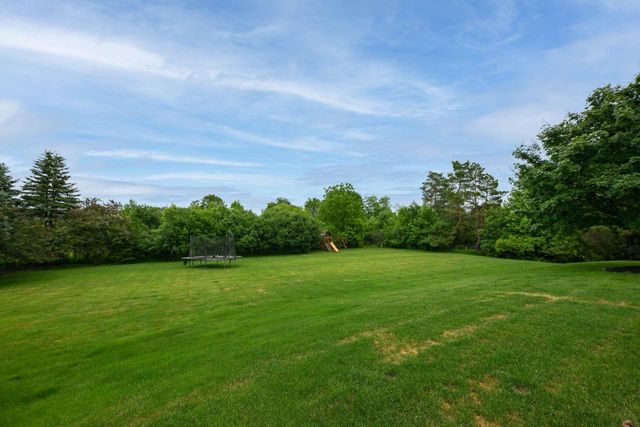 2502 W Norway DRIVE, Mequon, WI 53092
