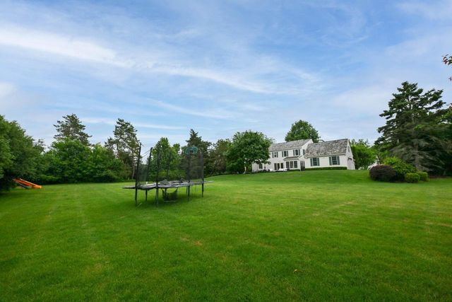 2502 W Norway DRIVE, Mequon, WI 53092