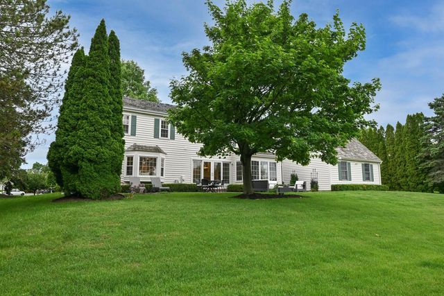 2502 W Norway DRIVE, Mequon, WI 53092