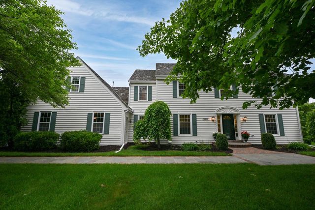 2502 W Norway DRIVE, Mequon, WI 53092