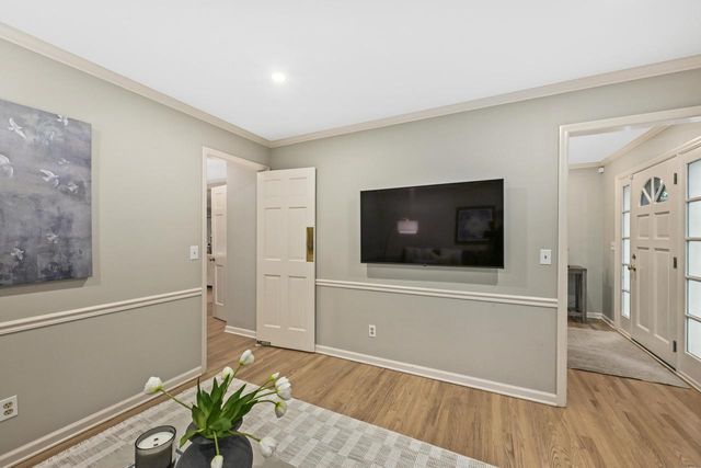 2502 W Norway DRIVE, Mequon, WI 53092