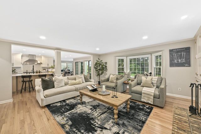 2502 W Norway DRIVE, Mequon, WI 53092