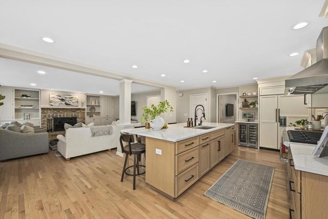 2502 W Norway DRIVE, Mequon, WI 53092