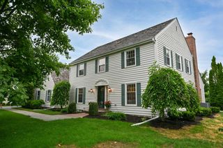 2502 W Norway DRIVE, Mequon, WI 53092