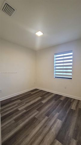 10219 W 32nd Ln, Hialeah, FL 33018