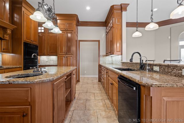 3102 Stone Creek Drive, Ardmore, OK 73401