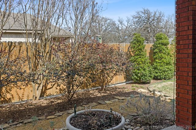3102 Stone Creek Drive, Ardmore, OK 73401