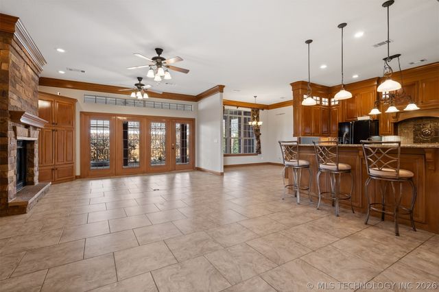 3102 Stone Creek Drive, Ardmore, OK 73401