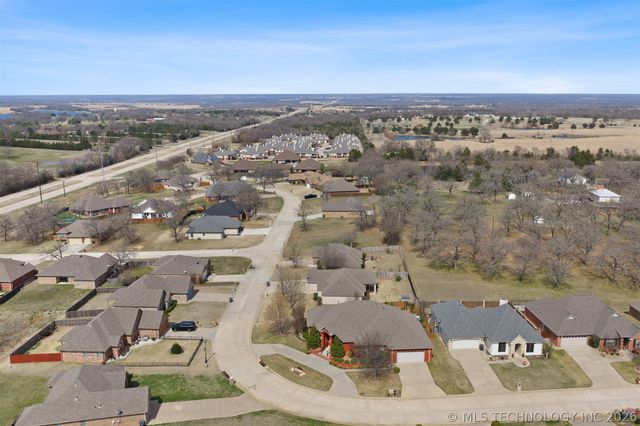 3102 Stone Creek Drive, Ardmore, OK 73401