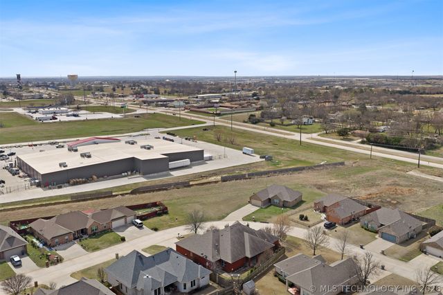 3102 Stone Creek Drive, Ardmore, OK 73401