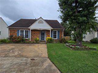 851 Avatar DR, Virginia Beach, VA 23454