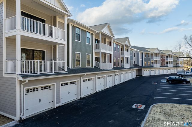 401 Albany Turnpike 210, Canton, CT 06019