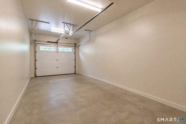 401 Albany Turnpike 210, Canton, CT 06019