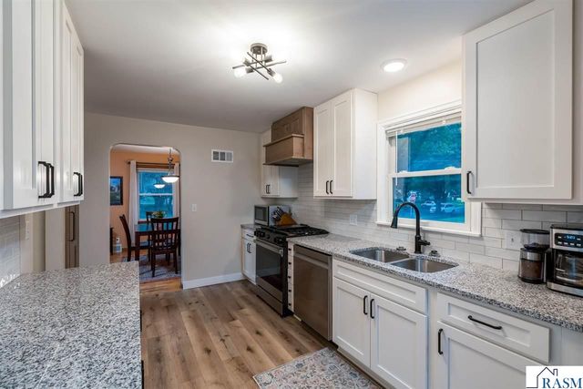 1204 N 4th Street, Mankato, MN 56001