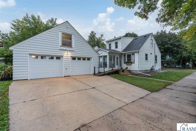 1204 N 4th Street, Mankato, MN 56001