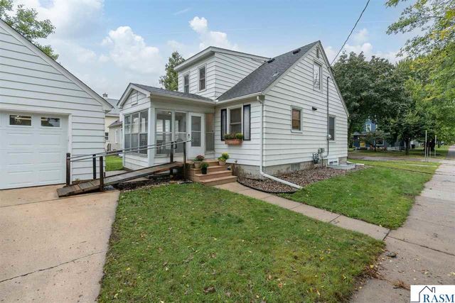 1204 N 4th Street, Mankato, MN 56001