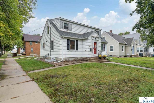 1204 N 4th Street, Mankato, MN 56001