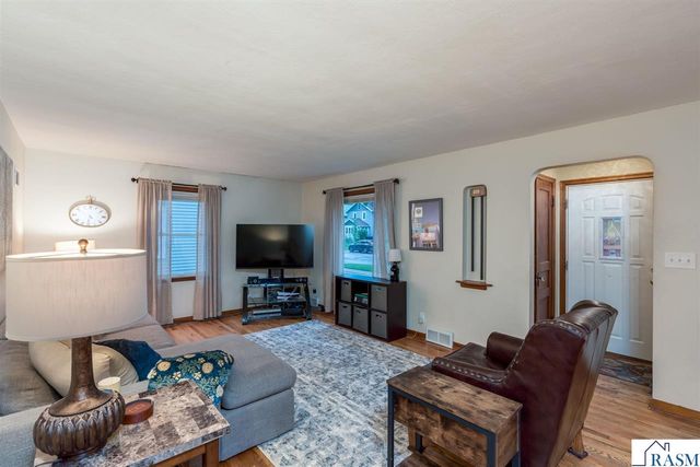 1204 N 4th Street, Mankato, MN 56001