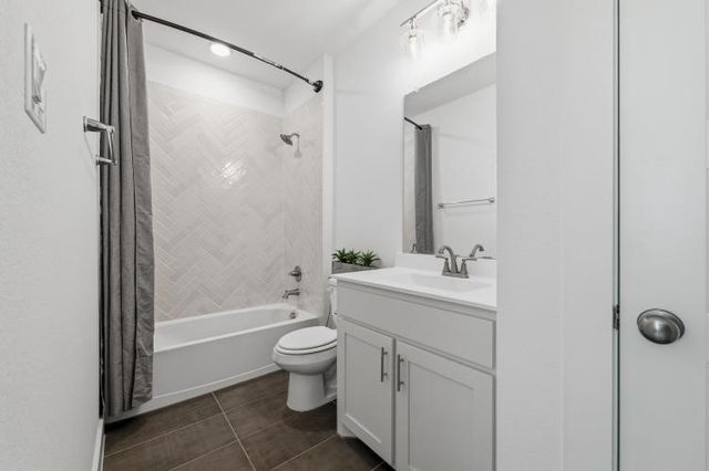 117 Paxton Circle, Arlington, TX 76013