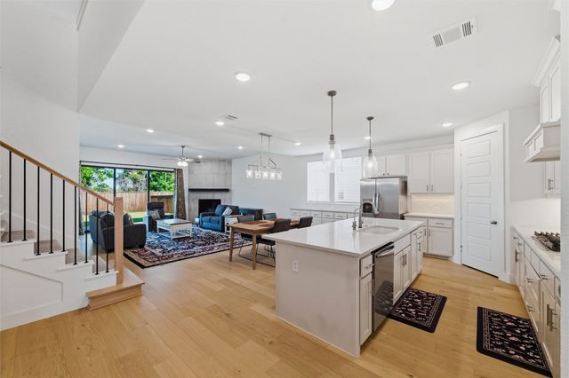 117 Paxton Circle, Arlington, TX 76013