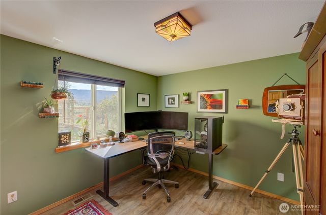 31 Blue Skies Lane, Cathlamet, WA 98612