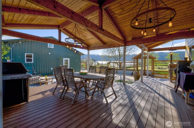 31 Blue Skies Lane, Cathlamet, WA 98612