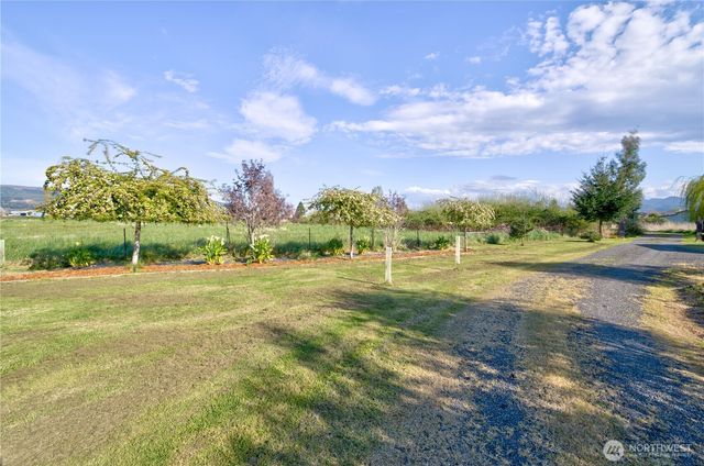 31 Blue Skies Lane, Cathlamet, WA 98612
