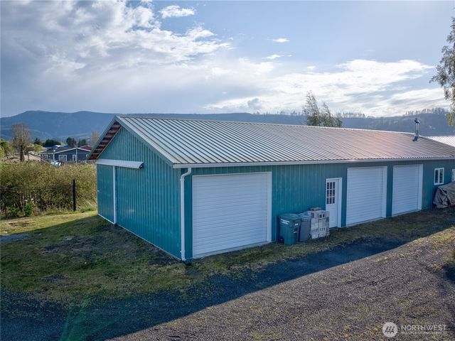 31 Blue Skies Lane, Cathlamet, WA 98612