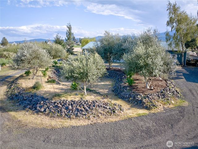 31 Blue Skies Lane, Cathlamet, WA 98612
