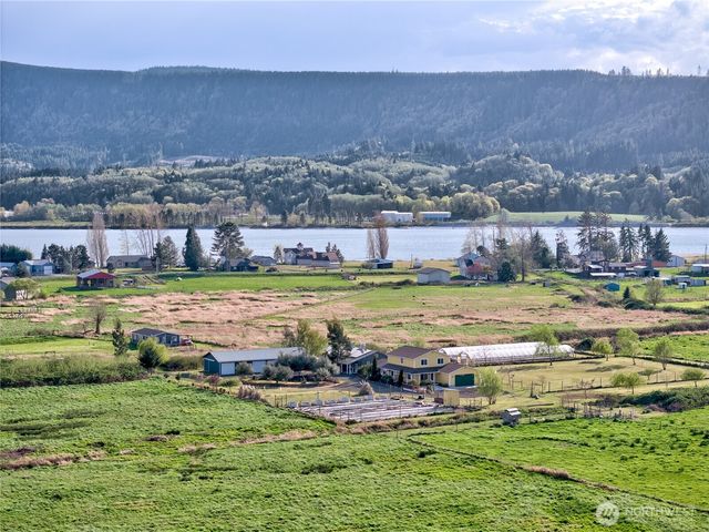 31 Blue Skies Lane, Cathlamet, WA 98612