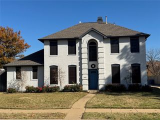 8909 Creekside Drive, Rowlett, TX 75089
