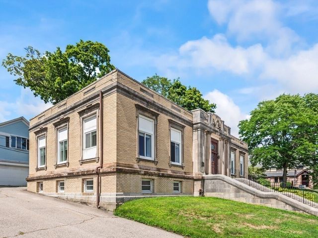 705 Southbridge St A, Worcester, MA 01610