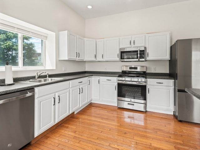 705 Southbridge St A, Worcester, MA 01610