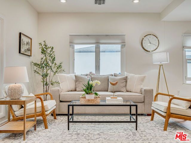 1836 Lake Street, Glendale, CA 91201