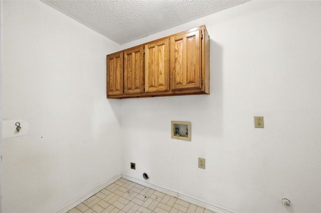 4111 Blossom Trail, Arlington, TX 76016