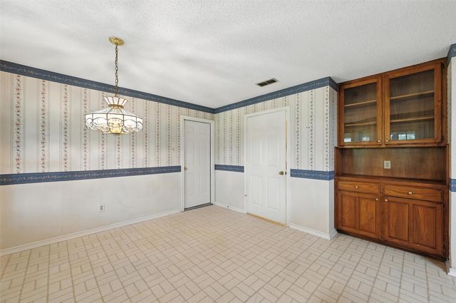 4111 Blossom Trail, Arlington, TX 76016