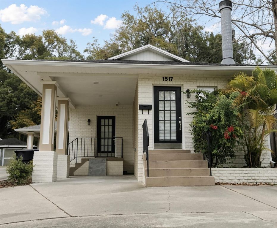 Image 15 of property listing at 1515 E CENTRAL BOULEVARD, Orlando, FL 32801