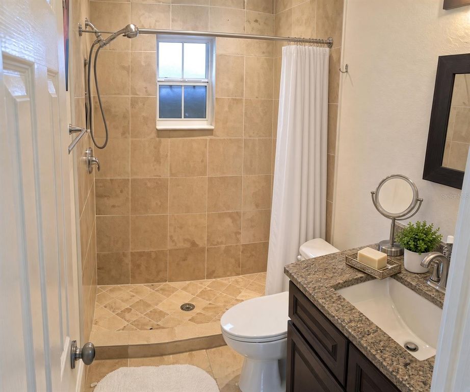 Image 8 of property listing at 1515 E CENTRAL BOULEVARD, Orlando, FL 32801