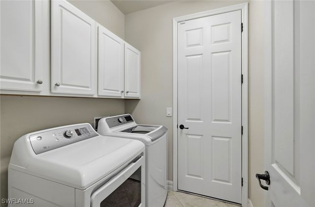 28517 Westmeath CT, Bonita Springs, FL 34135