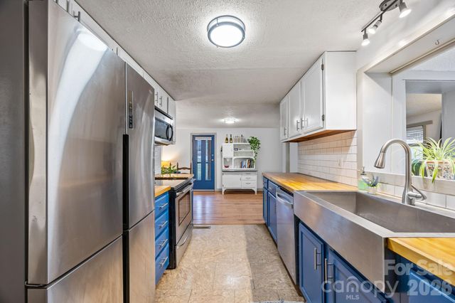 79 Bellevue Road, Asheville, NC 28803