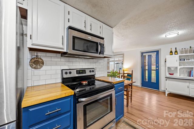 79 Bellevue Road, Asheville, NC 28803