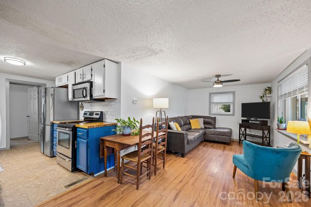 79 Bellevue Road, Asheville, NC 28803