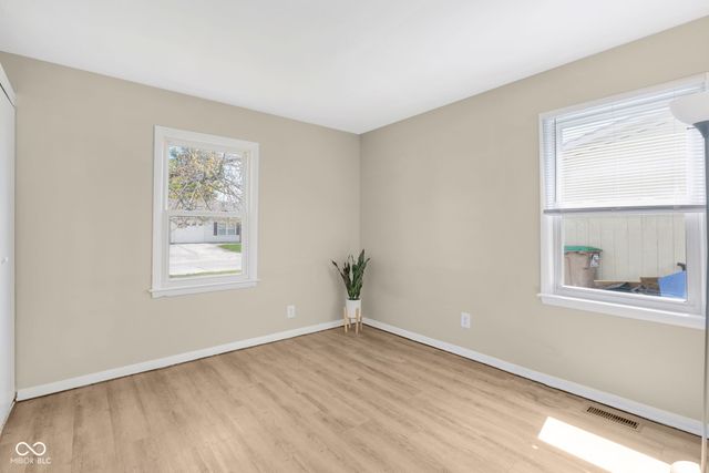 2952 Desoto Way, Columbus, IN 47203