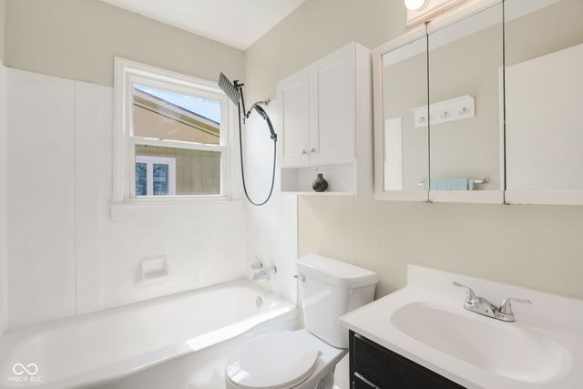 2952 Desoto Way, Columbus, IN 47203
