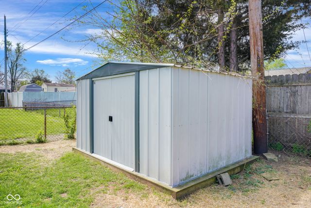 2952 Desoto Way, Columbus, IN 47203