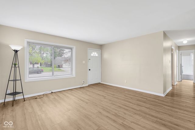 2952 Desoto Way, Columbus, IN 47203