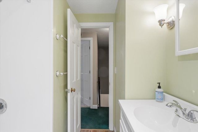 490 Juniper Ridge, Shelburne, VT 05482