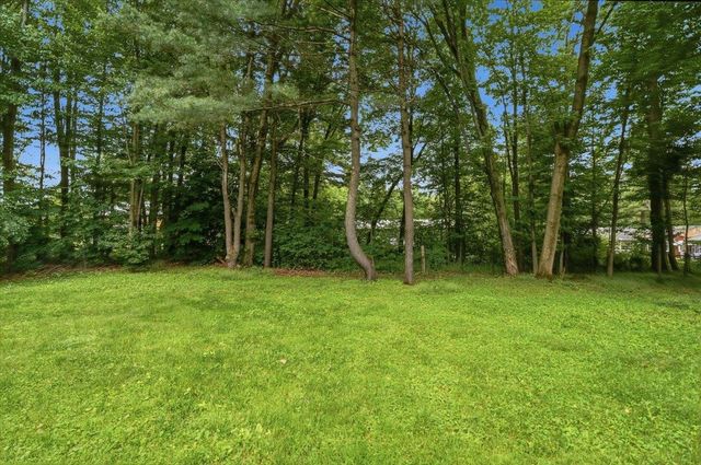 490 Juniper Ridge, Shelburne, VT 05482