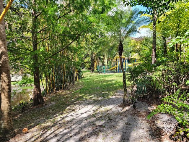 751 N Pine Island Road, Plantation, FL 33324