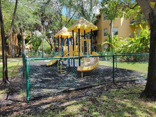 751 N Pine Island Road, Plantation, FL 33324